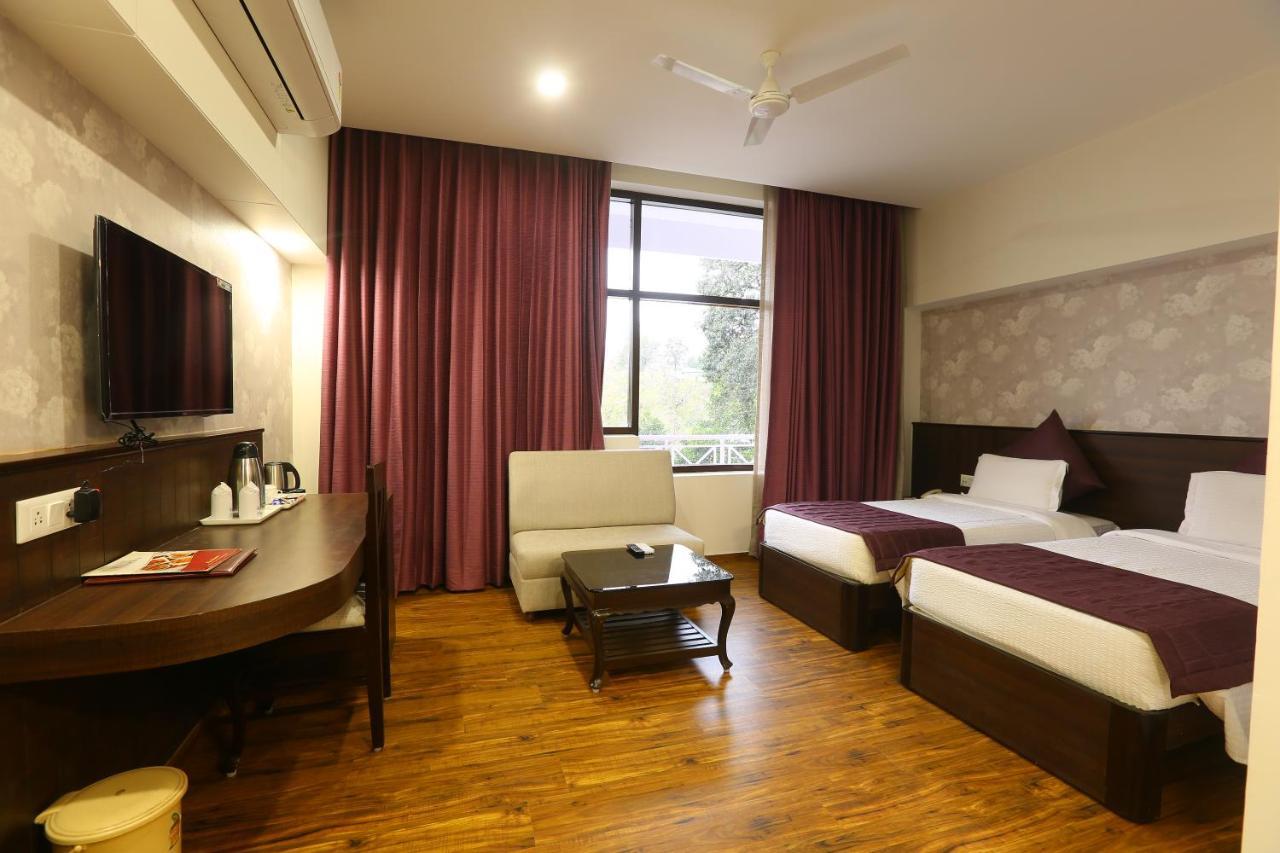 Hotel The Great Ganga Risikés Kültér fotó
